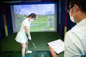 Tại sao golf simulator hấp dẫn nhiều golfer ?